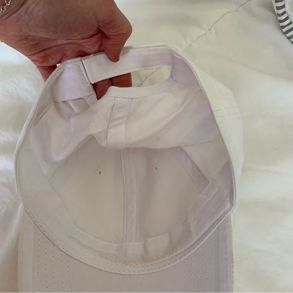 White baseball cap with Velcro closure - Picture 5 of 5